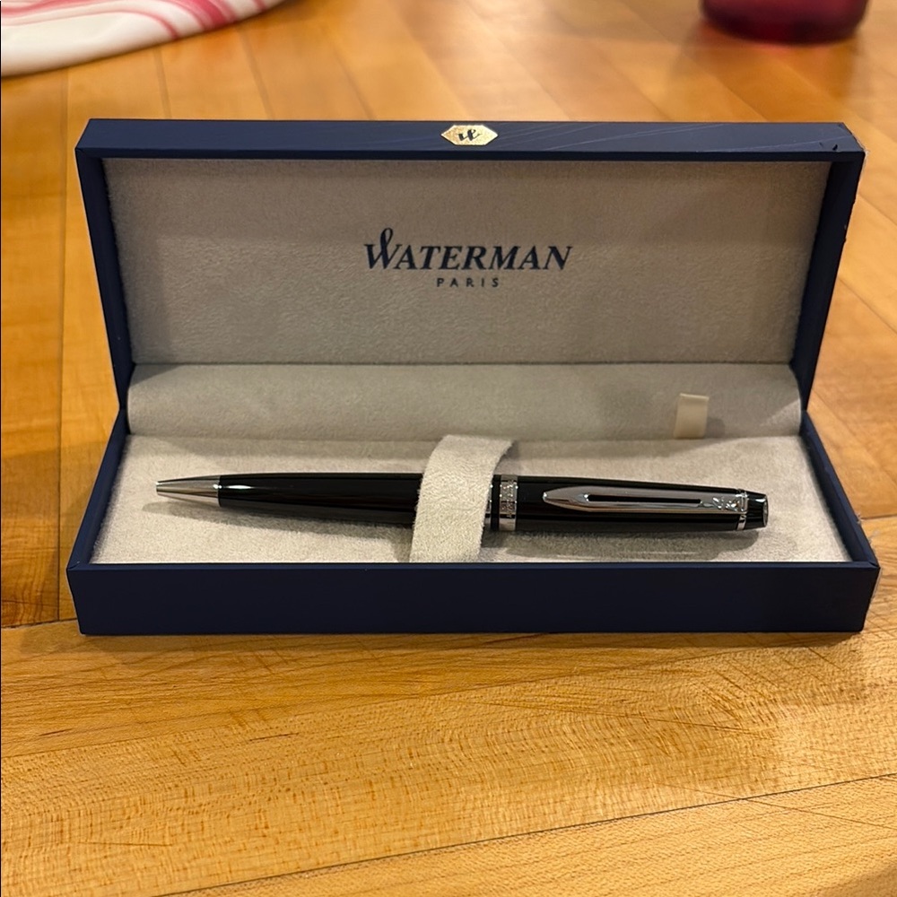 Black and Silver Waterman Pen with chrome accents
